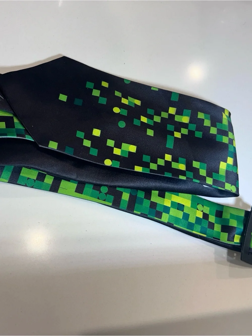 Men’s Black Green Pixel Geometric 8-Bit Digital Tech Necktie